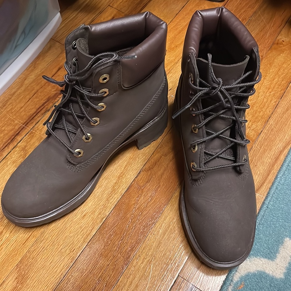 Timberland “Kinsley” Dark Brown 6-inch Waterproof boots. Never worn, no box.